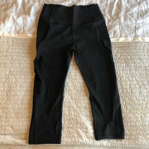 GapFit Sculpt Compression Cropped Leggings